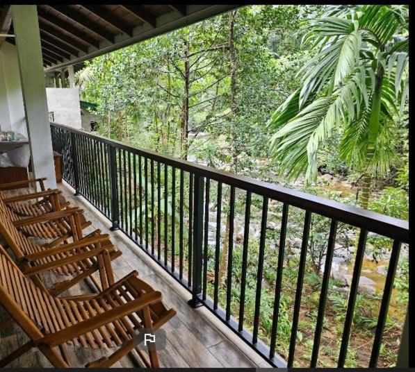 Old Bridge Riverside Hotel Kitulgala Exterior foto